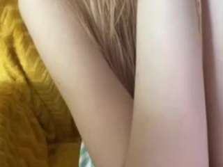 elzakom's CamSoda show and profile