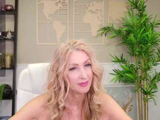 ladyleea Live Webcam on CamSoda