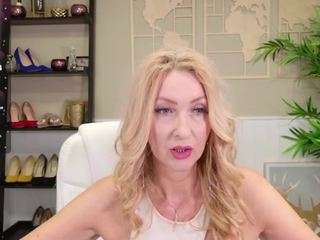 ladyleea Live Webcam on CamSoda