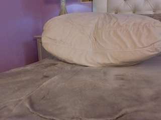 Live webcam model mileyrius on Soda Cams