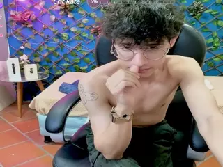 thomas's Live Sex Cam Show