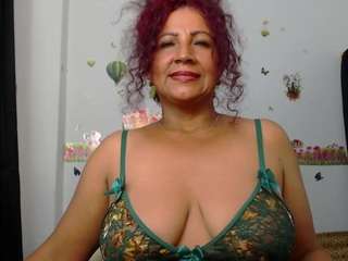 le modèle yosselin23 est en webcam porno dans un show sur le site camsoda, il possède les tags suivants: ahegao,granny,toys,strip,spank,pussy,public,no smoking,no drinking,milf,middle aged,mature,amateur,lovense,glasses,blowjob,ass,ass bouncing,asshole,genital piercings