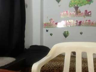 yosselin23 live cam preview