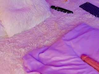 alissemiller Live Webcam on CamSoda