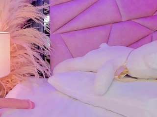 Alisse Miller live cam preview