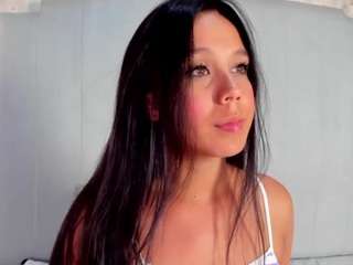 carolyne-parker, female webcam model,  years old, on live webcam