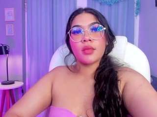 dulcemaria69's CamSoda show and profile