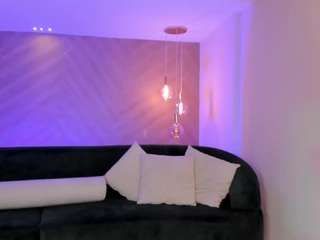 Explore the turned on 23 years old jessicawilliams from CamSoda as she gets playful jessicawilliams from CamSoda