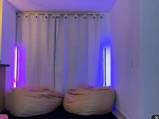 Live webcam model marianabranz on Soda Cams