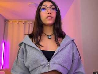 Live webcam model marianabranz on Soda Cams