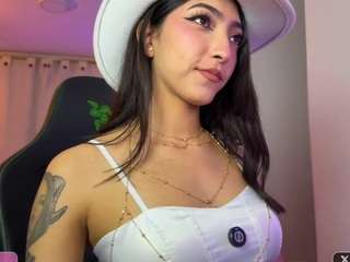 Live webcam model marianabranz on Soda Cams