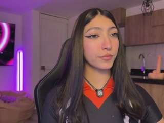 Live webcam model marianabranz on Soda Cams