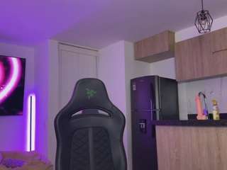 Live webcam model marianabranz on Soda Cams