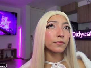 Ce modèle est en direct maintenant. marianabranz