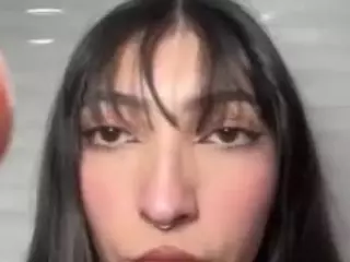 MarianaBranz's Live Sex Cam Show