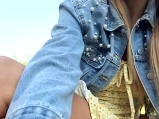 riskygirl9830 webcam