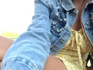 riskygirl9830 webcam