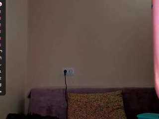 Kimmberrr live webcam show