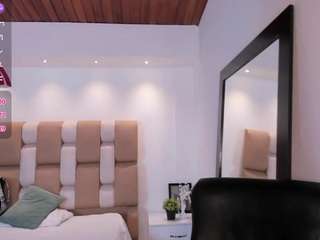  victoria-mooree chat room