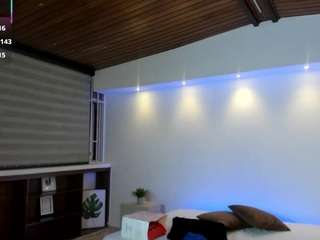 victoria-mooree live cam profile