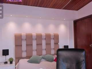 victoria-mooree live webcam show