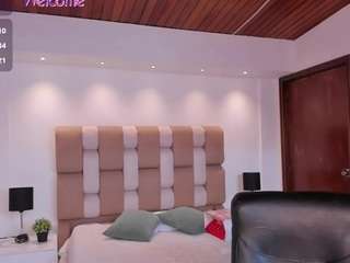 victoria-mooree live webcam show