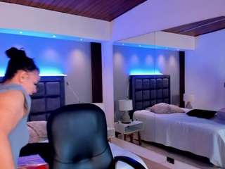 victoria-mooree live webcam show
