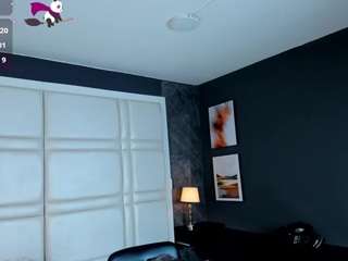 Victoria Mooree live cam preview