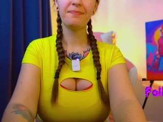 annmikely's CamSoda show and profile