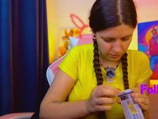 annmikely's CamSoda show and profile