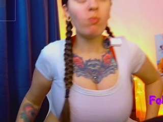 annmikely's CamSoda show and profile