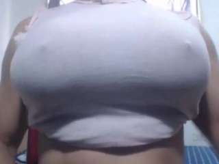 sorayabigtits live webcam show