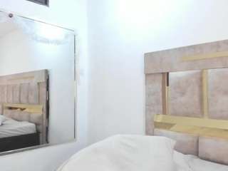 pink-musee Live Webcam on CamSoda