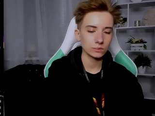 reinramm's CamSoda show and profile