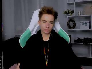 reinramm's CamSoda show and profile