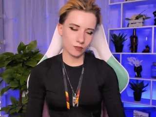 Image 1 of reinramm, female webcam model,  years old, on live webcam