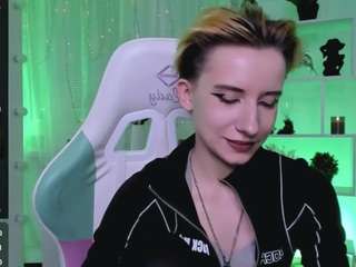 le modèle reinramm est en webcam porno dans un show sur le site camsoda, il possède les tags suivants: average,black hair,toys,tattoos,sex toys,no drinking,naked,masturbate,lovense,handjob,full nudity,foot fetish,fingering,fetish,feet,doggy style,dildo or vibrator,dildo,cum,butt plug