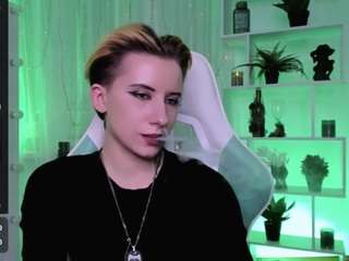 le modèle reinramm est en webcam porno dans un show sur le site camsoda, il possède les tags suivants: average,black hair,toys,tattoos,sex toys,no drinking,naked,masturbate,lovense,handjob,full nudity,foot fetish,fingering,fetish,feet,doggy style,dildo or vibrator,dildo,cum,butt plug