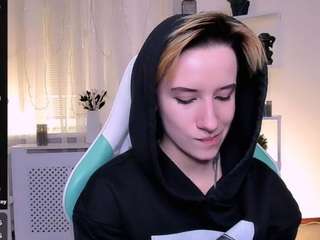 le modèle reinramm est en webcam porno dans un show sur le site camsoda, il possède les tags suivants: average,black hair,toys,tattoos,sex toys,no drinking,naked,masturbate,lovense,handjob,full nudity,foot fetish,fingering,fetish,feet,doggy style,dildo or vibrator,dildo,cum,butt plug