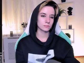 le modèle reinramm est en webcam porno dans un show sur le site camsoda, il possède les tags suivants: average,black hair,toys,tattoos,sex toys,no drinking,naked,masturbate,lovense,handjob,full nudity,foot fetish,fingering,fetish,feet,doggy style,dildo or vibrator,dildo,cum,butt plug