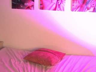 sweettirenn webcam model