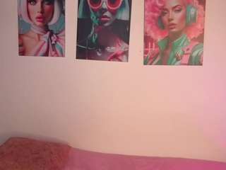 sweettirenn Live Webcam on {site_name}