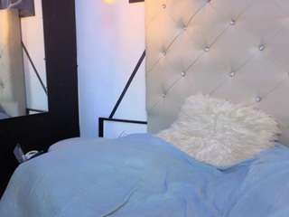 andrew-brownn webcam model