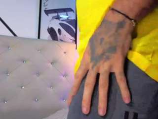 andrew-brownn Sex Cam Show