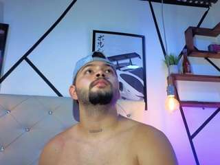 andrew-brownn Sex Cam Show