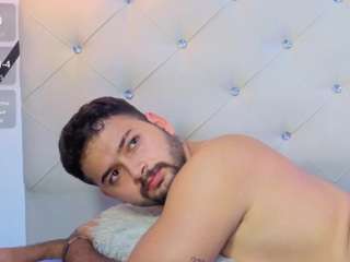andrew-brownn Sex Cam Show
