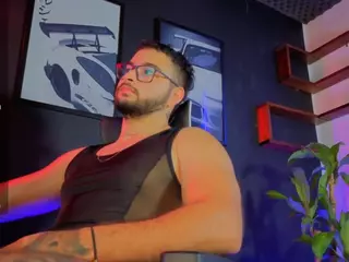 Andrew-Brownn's Live Sex Cam Show
