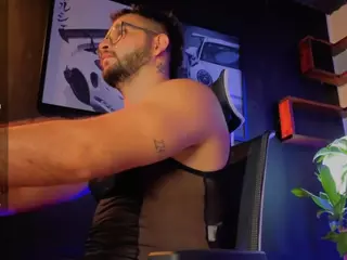 Andrew-Brownn's Live Sex Cam Show