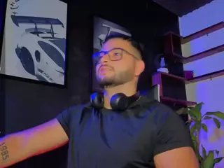 Andrew-Brownn's Live Sex Cam Show