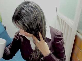 penelope47, female webcam model,  years old, on live webcam